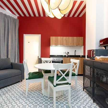 The Little Village Apartments Valencia Buitenkant foto