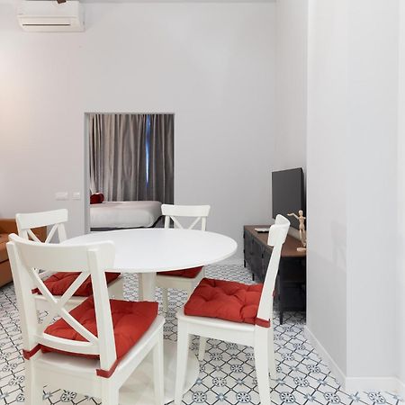 The Little Village Apartments Valencia Buitenkant foto